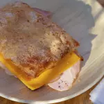 Fosforito de lomito y cheddar
