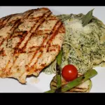 filete de pollo con fettuccine