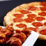 2 pizzas +  Alitas
