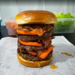 44 Monster Burguer