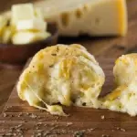 Pão de Alho Quatro Queijos D.B