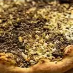 زعتر مشروحة وجبنة
