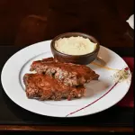 Baby Ribs con Salsa BQ