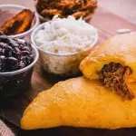 EMPANADAS DE PABELLON CRIOLLO
