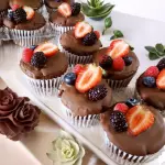 Muffins de chocolate c/ frutos🍓🍫🌰