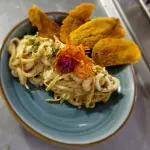 PASTA CAMARONES EN SALSA DE LA CASA
