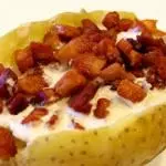 BATATA RECHEADA BACON