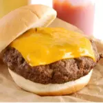 Cheese Burger con Papas