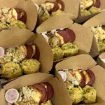 DOMI BOX CON HUEVOS AL PESTO