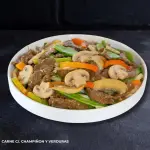 Carne con Champiñón y verduras