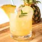 CAIPIRINHA DE ABACAXI