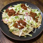 CHALUPAS CON CHORIZO