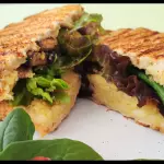 Sandwich hummus portobello roast