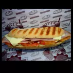 SANDWICH PERNIL TOMATE.