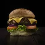 Clásica Burger + Papas Fritas