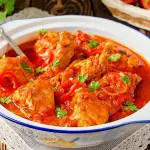 Galinha guisada  molho tomate M.FUND