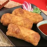 MINI LUMPIAS CON SALSA AGRIDULCE