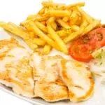 PECHUGA DE POLLO CON PAPAS ALA  FRANCESA