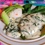 POLLO EN SALSA DE CHAYA