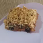 Cuca maca e passas porção individual