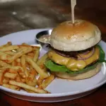 Burger Pura Vida