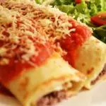 Panqueca de Carne com mussarela