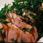 Sashimi de salmão flambado