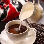 Café com leite e sem açúcar