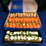 COMBO SAKE 50 PEÇAS SÓ SALMÃO!