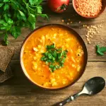 Sopa de lentejas griega