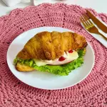 Croissant Especial de Peito de Peru