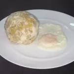 Bolon de queso + huevo