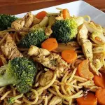 Pasta oriental con pollo