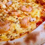 PIZZA DE  CAMARÃO COM CATUPIRY