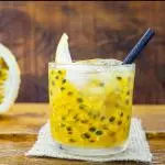 CAIPIRINHA DE MARACUJÁ