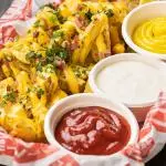 PAPITAS RICAS CON QUESO Y TOCINO