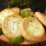 Esfiha Tradicional de Queijo