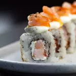 URAMAKI CAMARÃO (6 peças)
