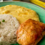 Puré con pollo al horno