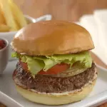Hamburguer com bacon e calabresa