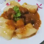 MACAXEIRA COM GUISADINHO
