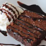 Brownie con helado