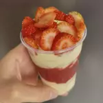 Copo ninho com morango🍓