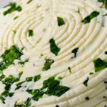 SOPE DE QUES CON RAJAS DE CUARESMEÑOY EPAZOTE