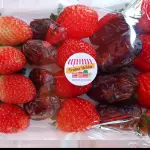 Tâmaras com morangos