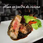 Atun en costra de sesamo