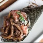 Temaki Salmão e shimeji
