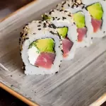 Uramaki atún rojo 5 piezas
