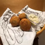 BOLINHAS ARTESANAIS DE CARNE DE SOL