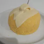Cuscuz com carne e queijo
